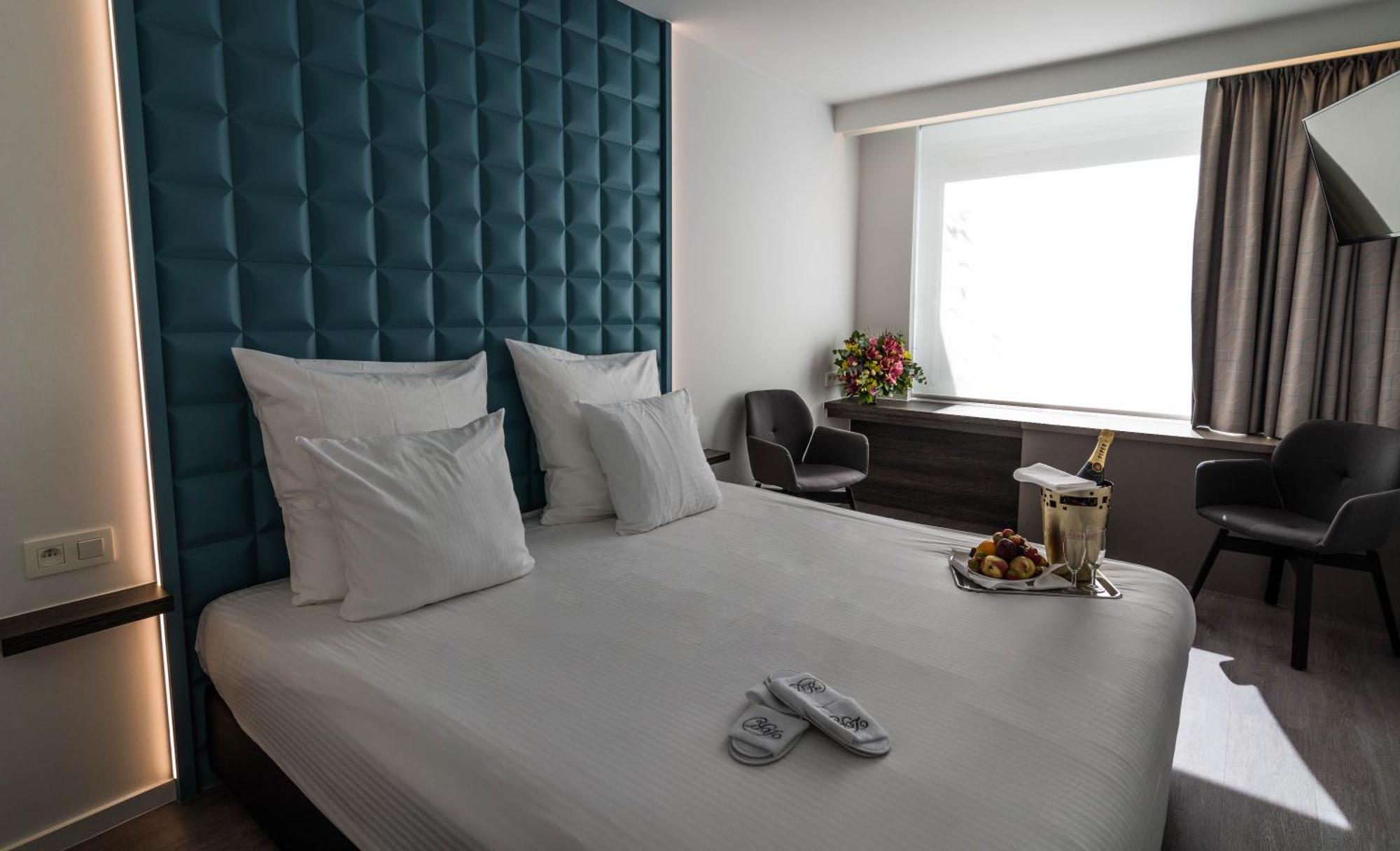 Standard Double or Twin Room,1209903712:JPEG